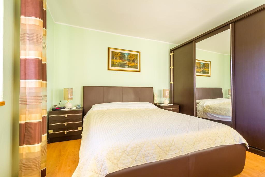 Apartment Manzoni Malinska Bagian luar foto