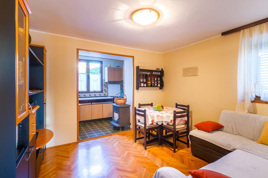 Apartment Manzoni Malinska Bagian luar foto